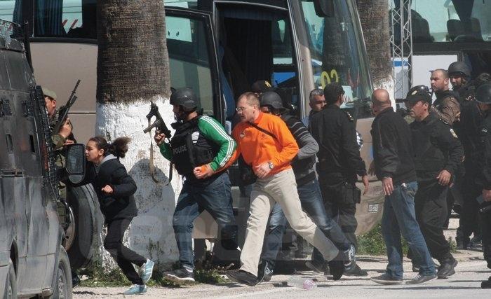 Exclusif - L’attentat du Bardo par la photo : L’évacuation