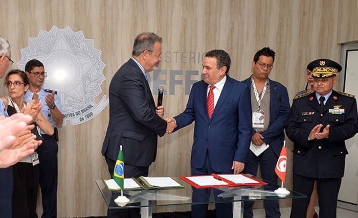 Farhat Horchani à Brasilia pour promouvoir la coopération militaire avec le Brésil Farhat Horchani à Brasilia pour promouvoir la coopération militaire avec le Brésil