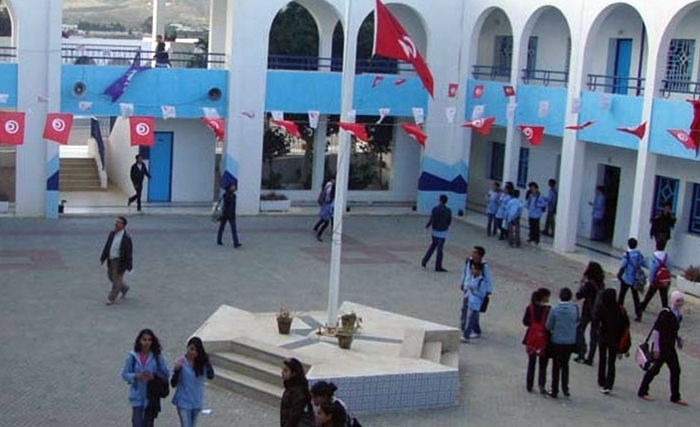 Qui veut la peau de l’école de la république