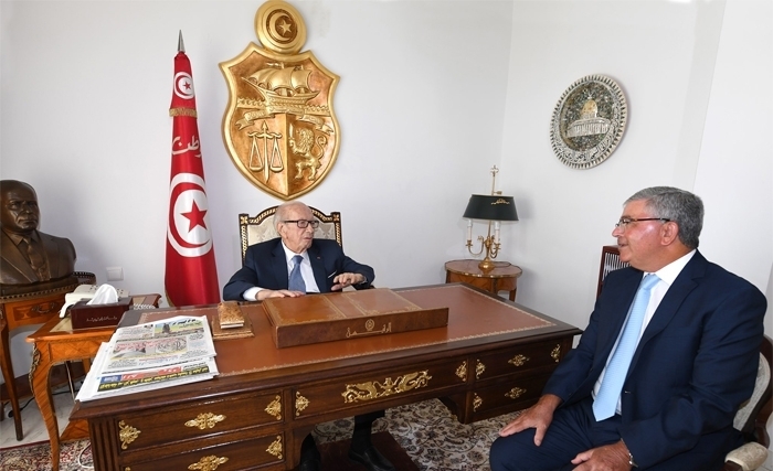 Le président Beji Caïd Essebsi reçoit le ministre de la Défense : examen de la situation sécuritaire dans le pays (Vidéo) Le président Beji Caïd Essebsi reçoit le ministre de la Défense : examen de la situation sécuritaire dans le pays (Vidéo)