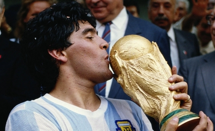 Mohamed Fessi: Maradona, le cerf-volant cosmique est mort